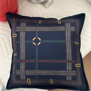 ☀️🌴NWT Ralph Lauren Navy and Gold Accent Pillow
